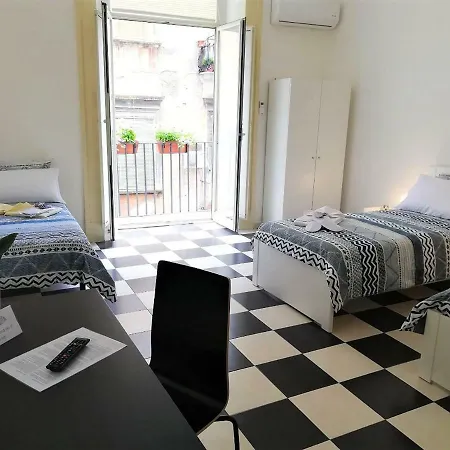 Mb Intera Casa Nápoly