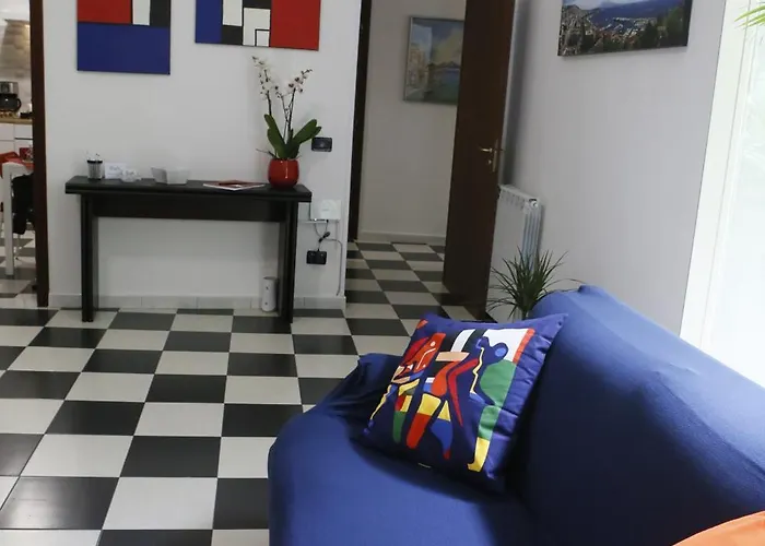 Mb Intera Casa 아파트 나폴리